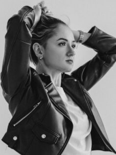 Хельга Петерсон Хельга Петерсон