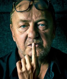 Януш Леон Вишневский Януш Леон Вишневский